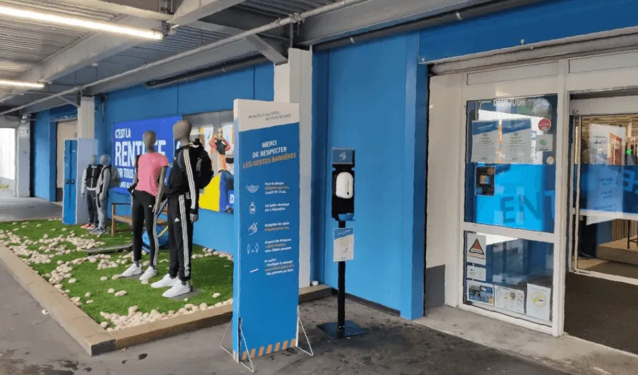 Devanture d'un magasin Decathlon