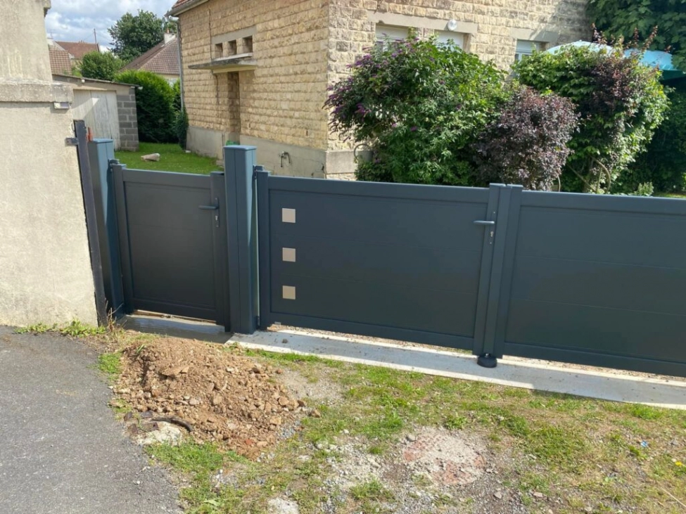 Installation de portail et portillon assortis